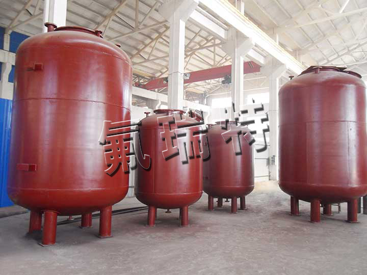 鋼襯塑儲罐、反應(yīng)釜